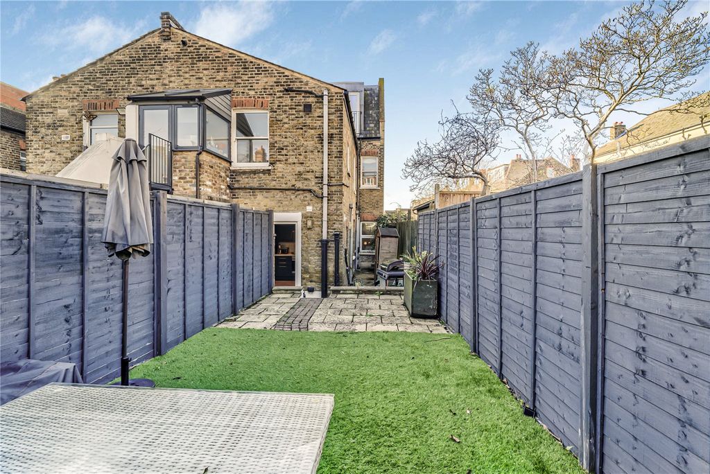 Property photo 3 of 14 Picture No. 32