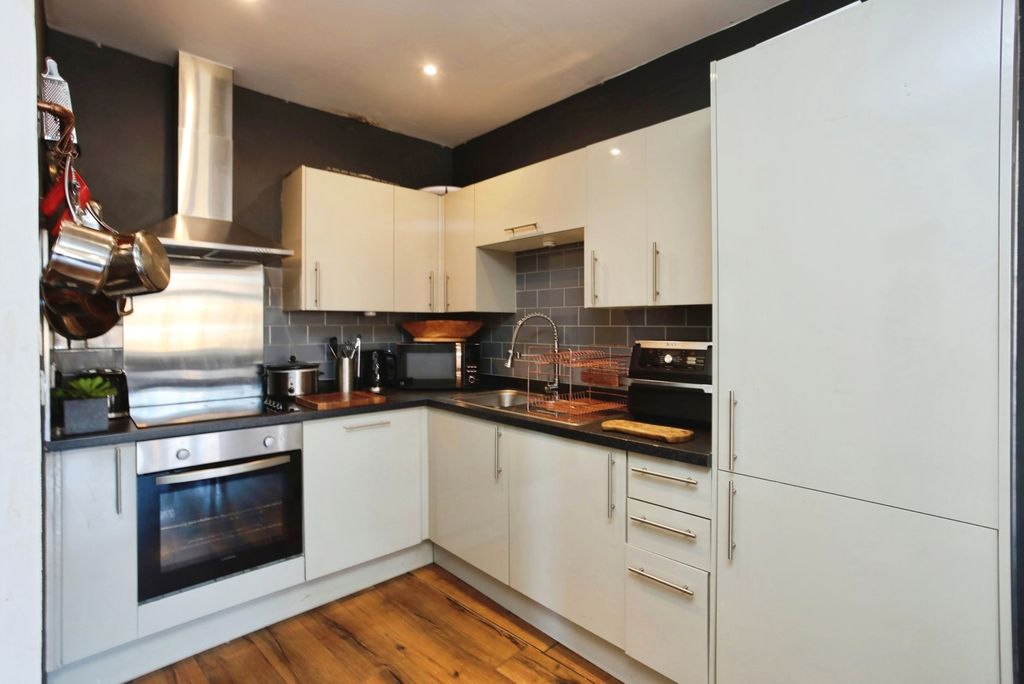 Property photo 3 of 20 Pbox-Img.Jpg