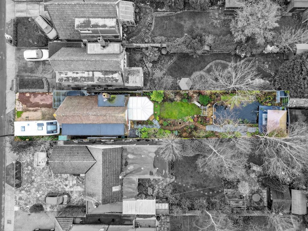 Property photo 3 of 32