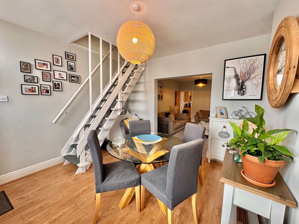 Property photo 2 of 23