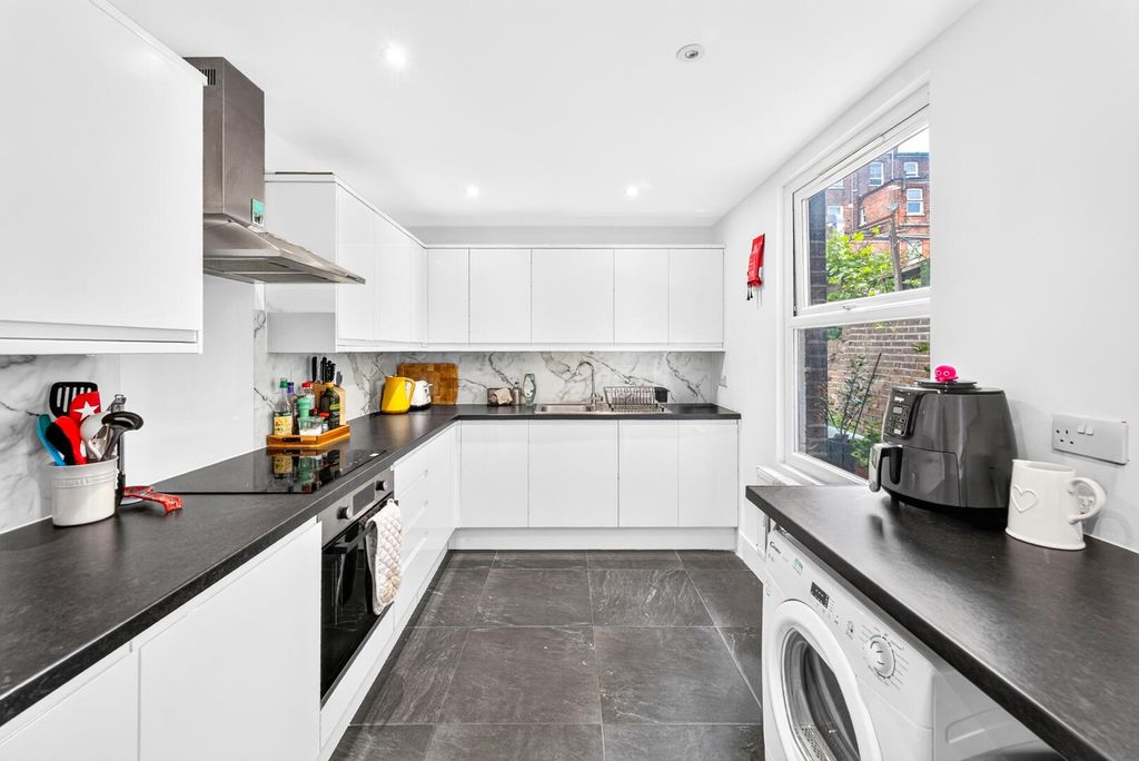 Property photo 2 of 14 Kitchen