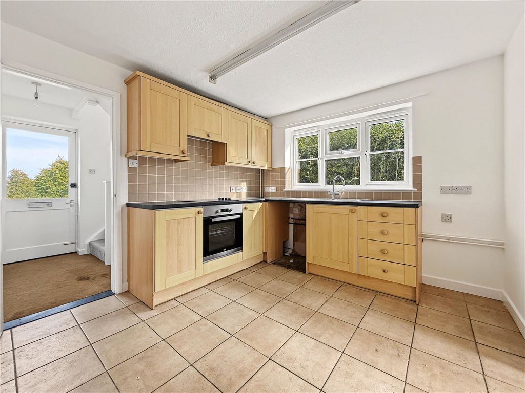 Property photo 2 of 12 Picture No. 24