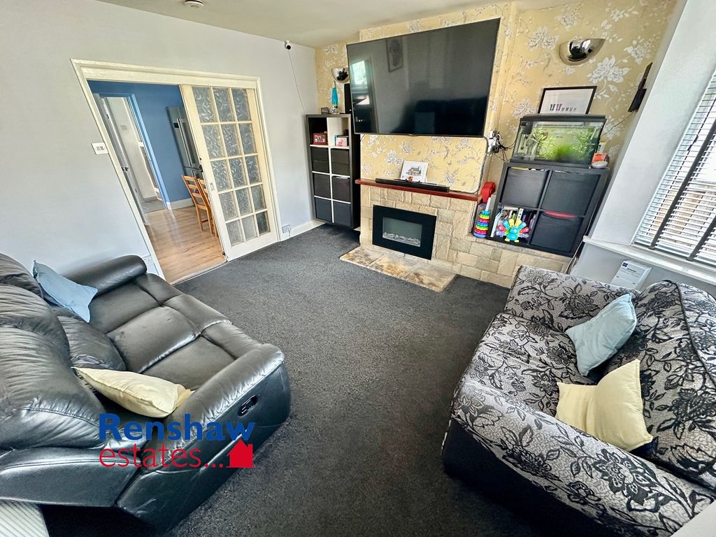 Property photo 3 of 18 L (2)