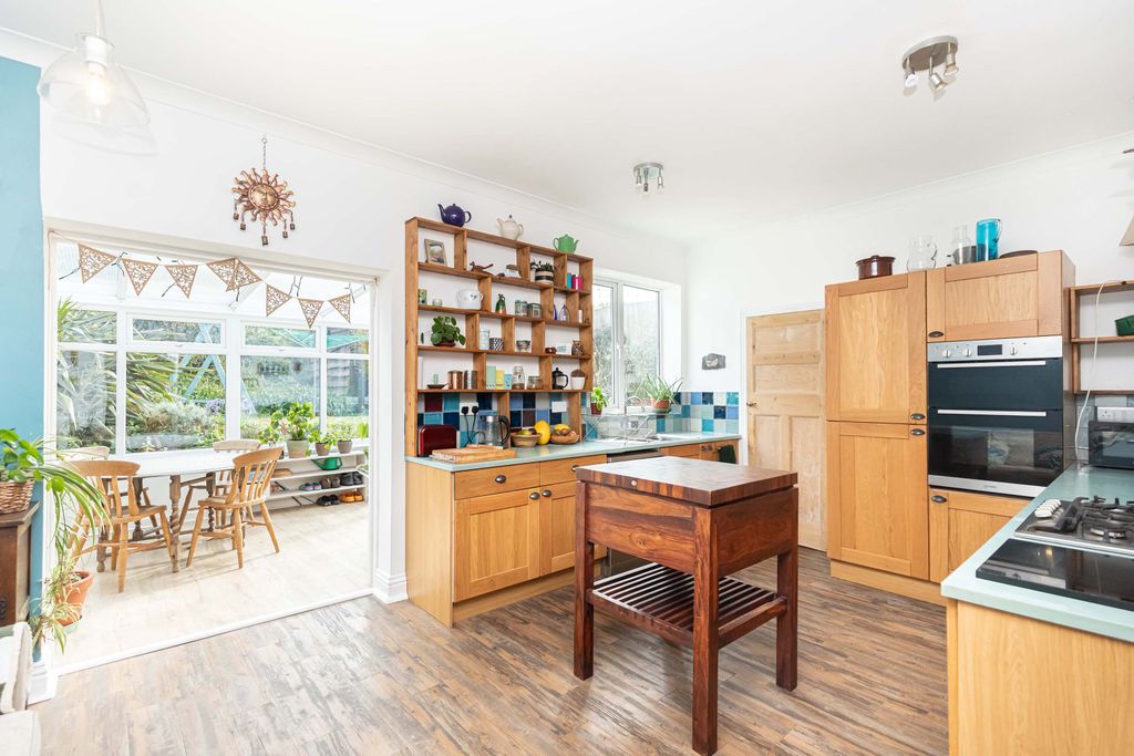 Property photo 2 of 21 346A4882