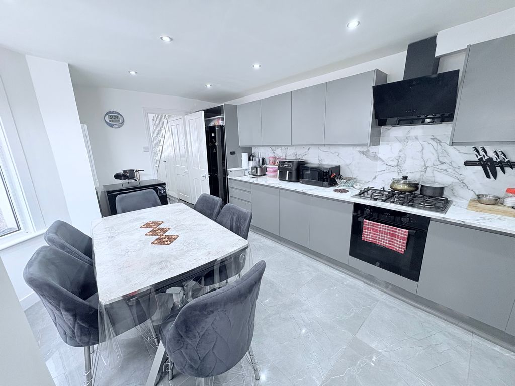 Property photo 2 of 23 Img_2898