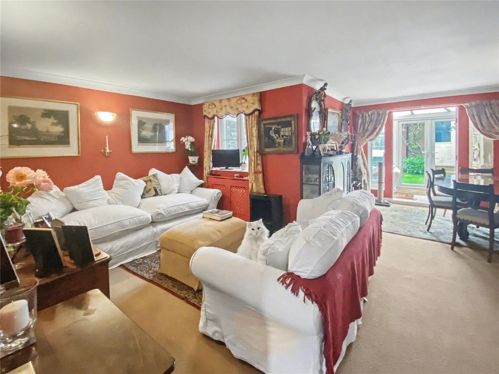 Property photo 3 of 13 Sitting/Dining Room