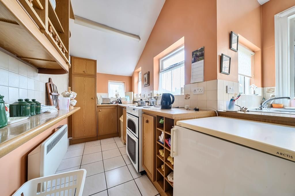 Property photo 3 of 21 Kitchen