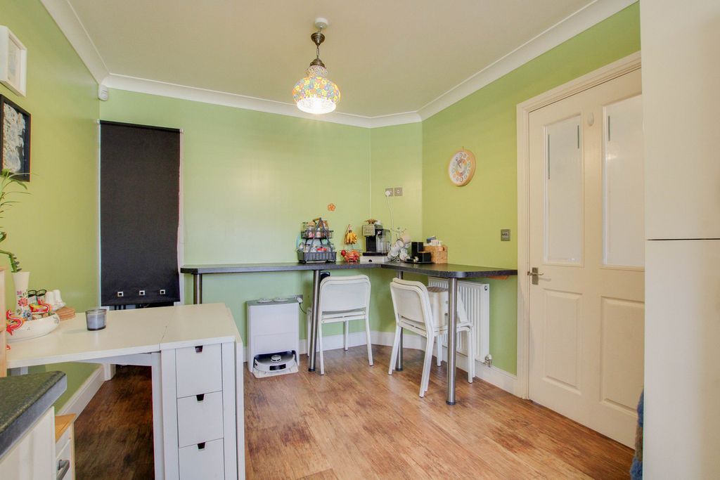 Property photo 3 of 31