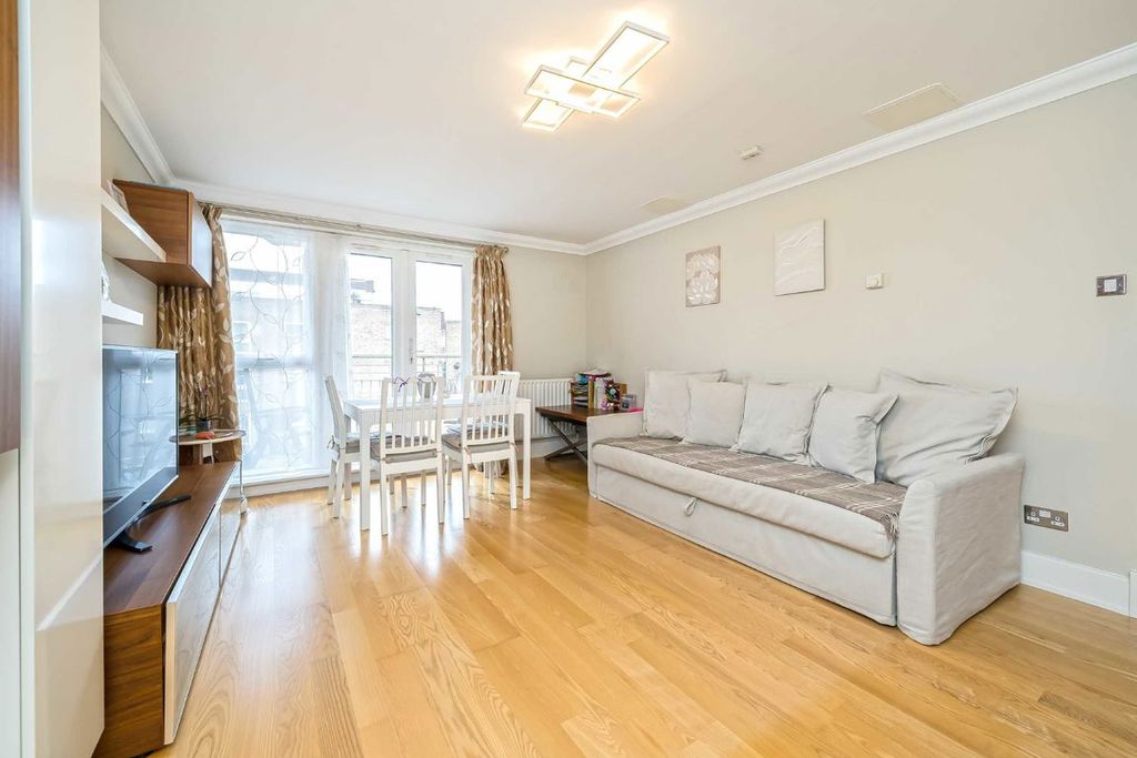 Property photo 2 of 6
