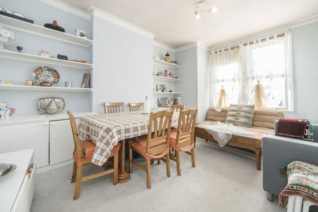 Property photo 3 of 5