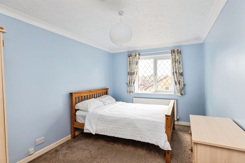 Additional image 5 of 4 bed property for saleBaverstock Road, Poole BH12