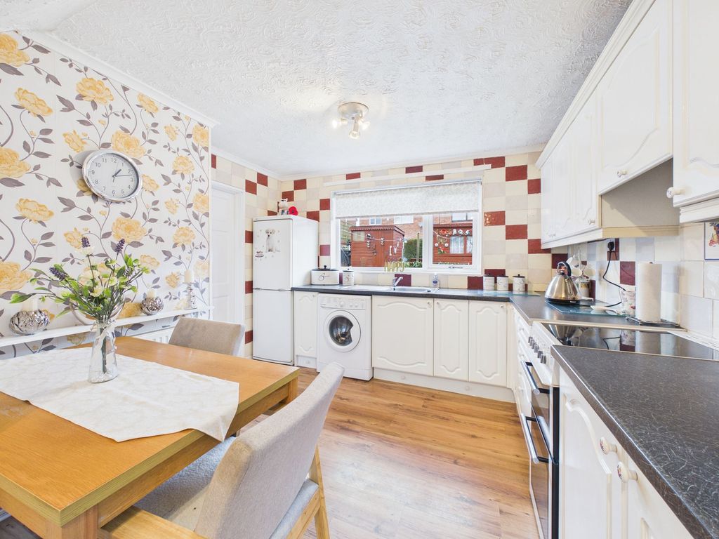 Property photo 3 of 14 Dining Kitchen
