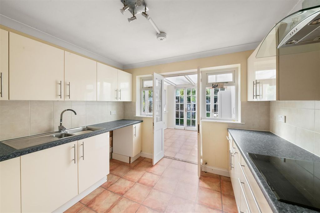 Property photo 3 of 17 5