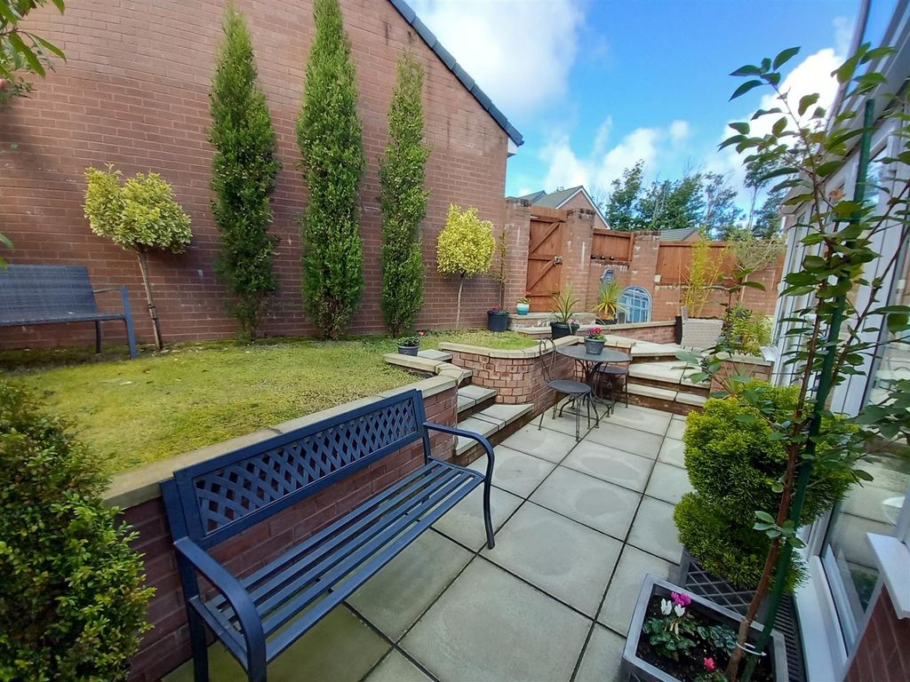 Property photo 3 of 15 Sea Breeze Gdn 1.Jpg