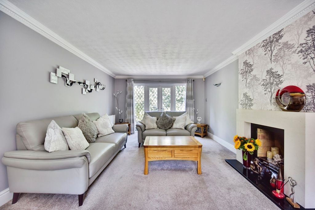 Property photo 2 of 24 Pbox-Img.Jpg