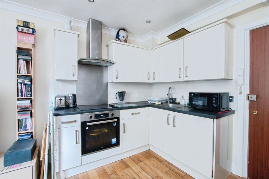 Property photo 2 of 14