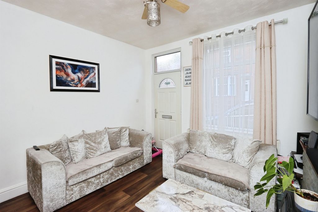 Property photo 2 of 12