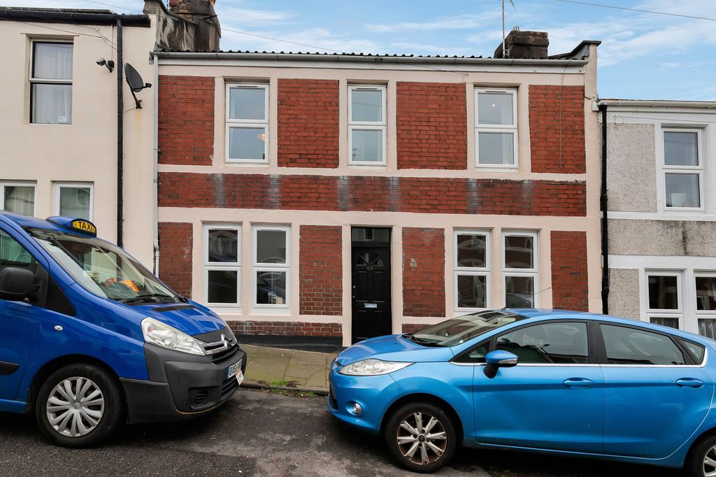 Property photo 3 of 20