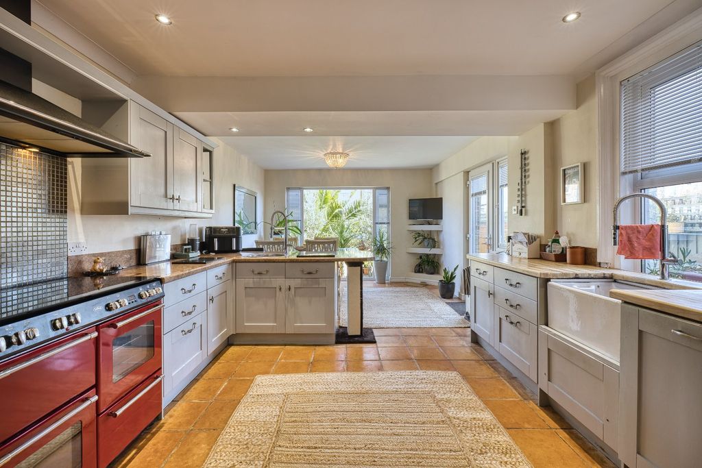 Property photo 3 of 22 Picture 3