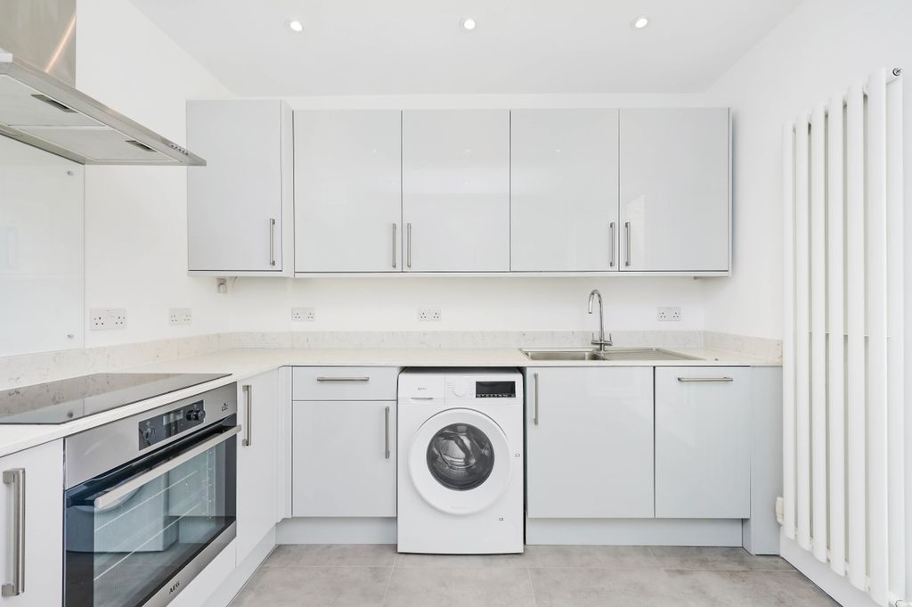 Property photo 2 of 14 17