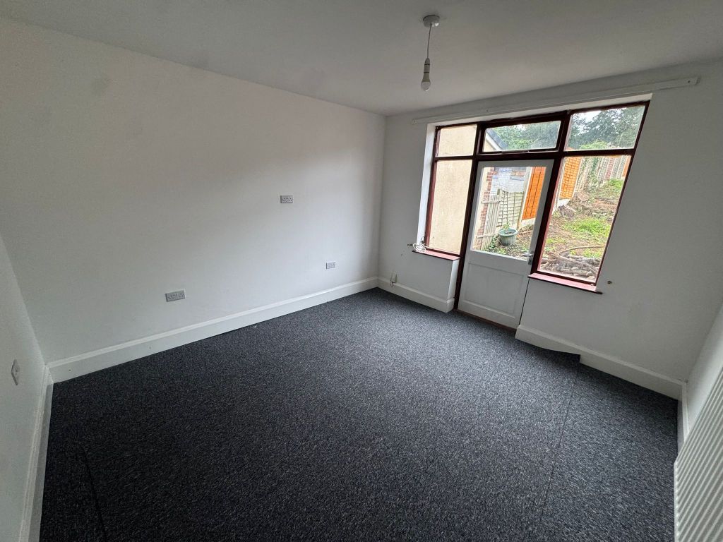Property photo 3 of 8 Dining Room