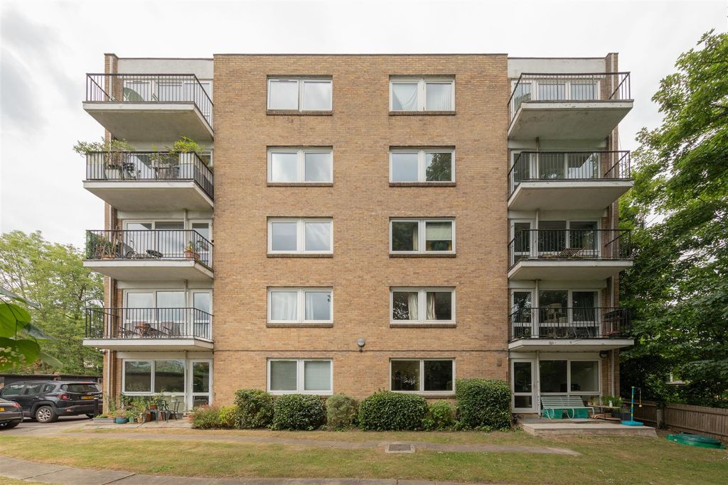 Property photo 1 of 26 Orwell Lodge, 4, Hermitage Walk, E18