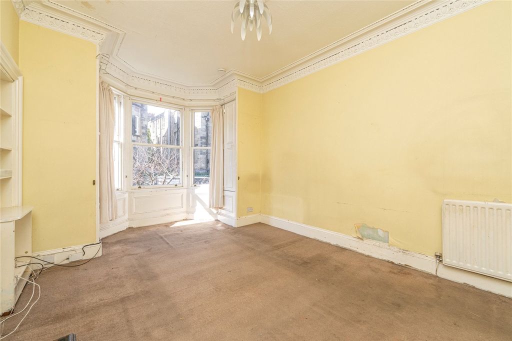 Property photo 3 of 28 Lounge Alt