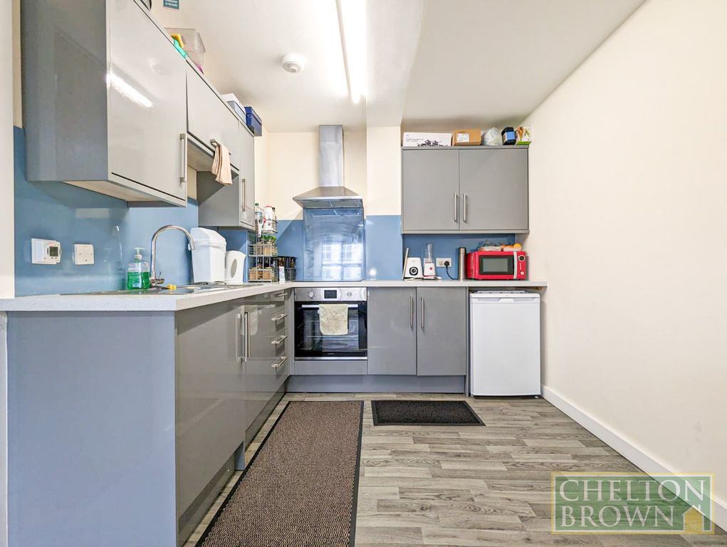 Property photo 2 of 8 Kitchen