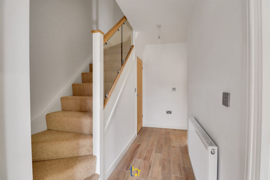 Property photo 3 of 17 Img_6156-Img_6158