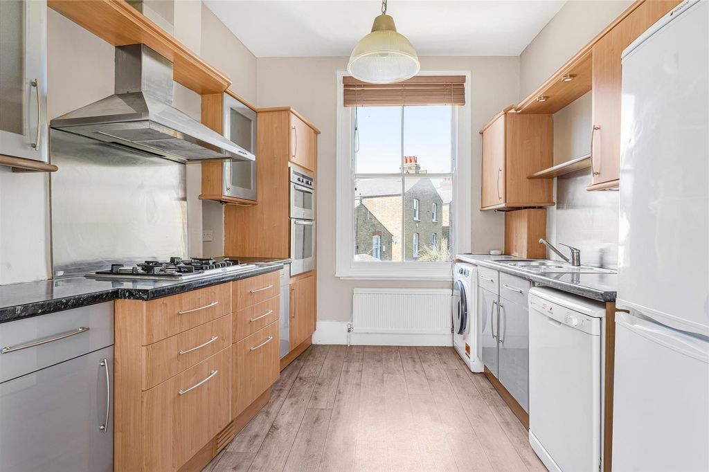 Property photo 3 of 11 2.Jpg