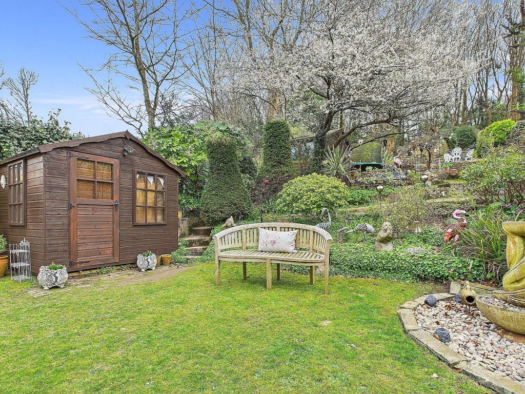 Property photo 2 of 35