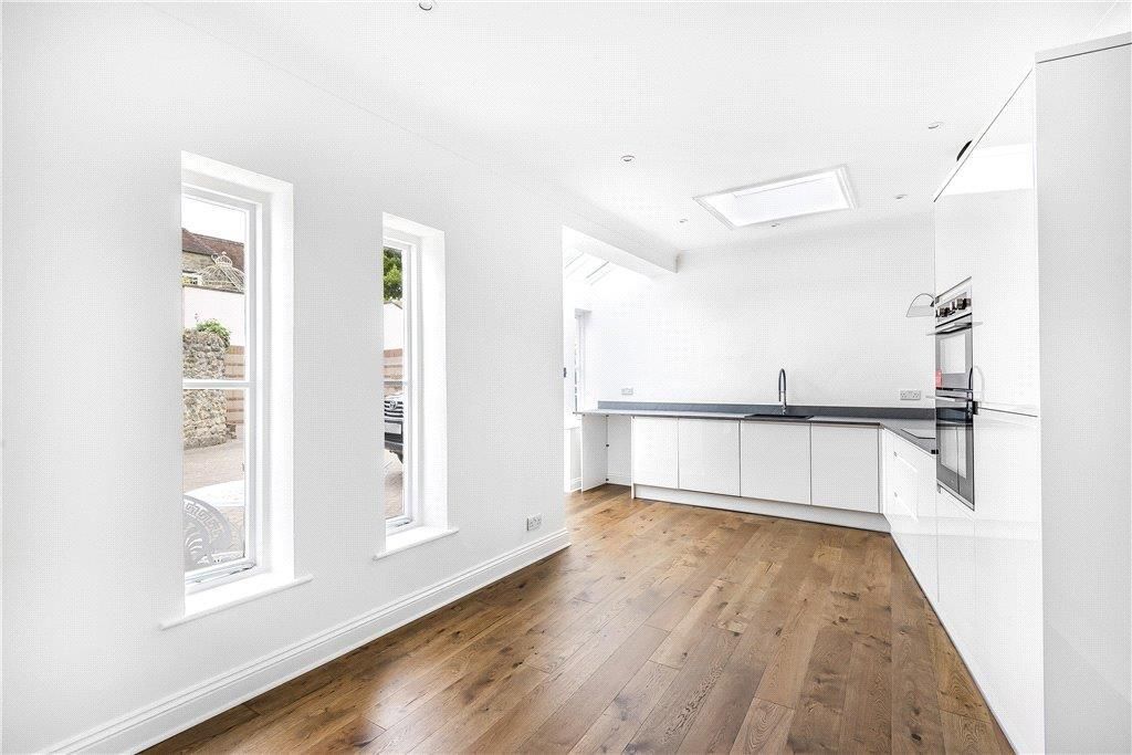 Property photo 2 of 10 Kitchen Diner