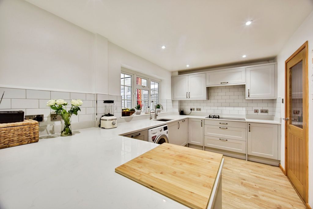 Property photo 2 of 20 Dsc_8042Edit