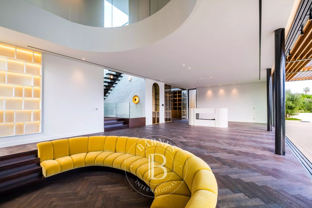 Property photo 1 of 31