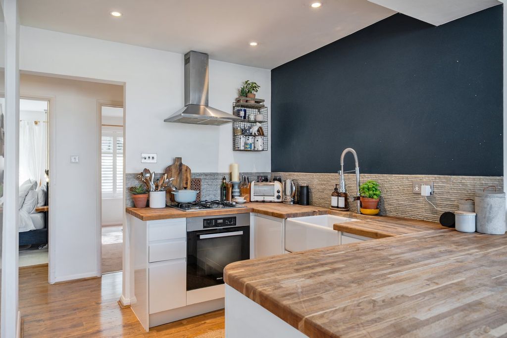 Property photo 2 of 22