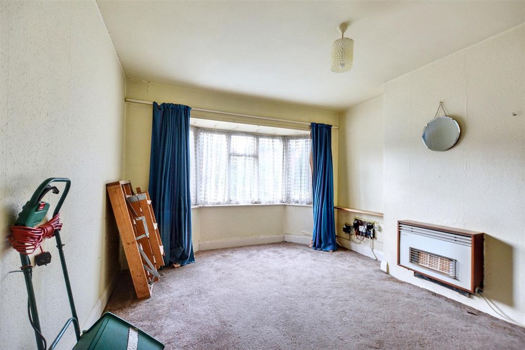 Property photo 2 of 19 Lounge_1.Jpeg