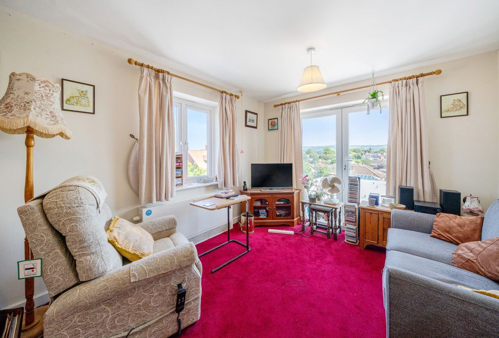 Property photo 2 of 9 18-682330Ffd8A81-...