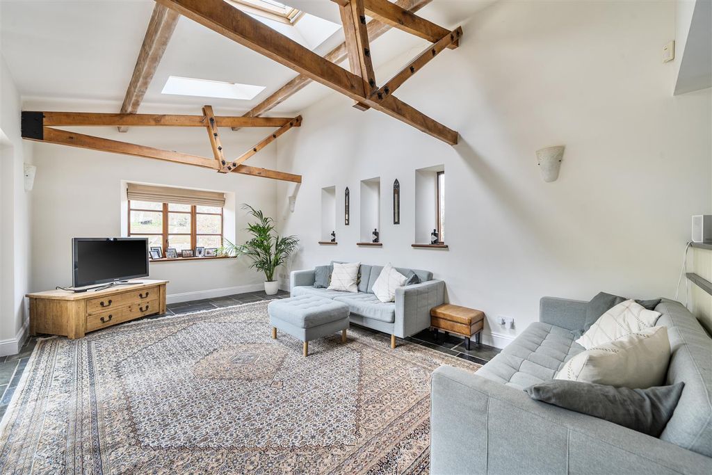 Property photo 2 of 24 1423435-20-69c29E7B5F3A0.Jpg