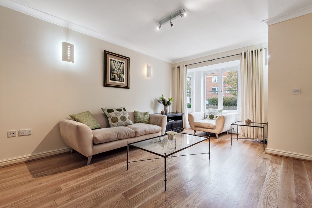 Property photo 1 of 11 379820 (4)