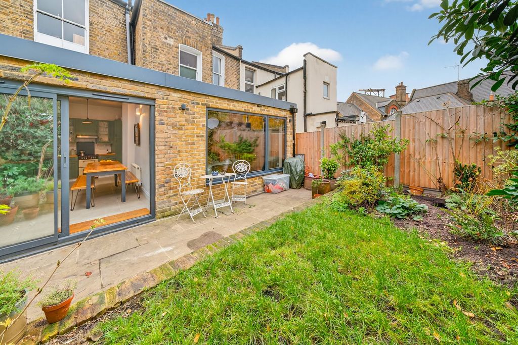 Property photo 3 of 15 Private Garden