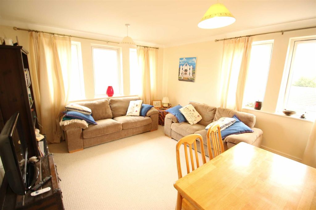 Property photo 3 of 7