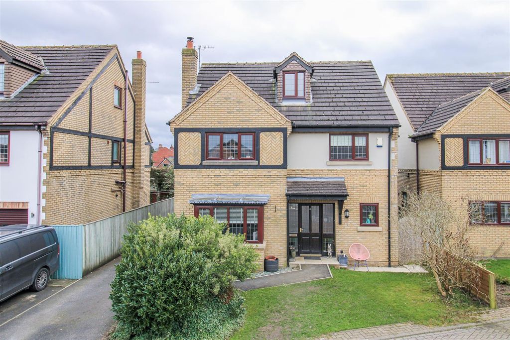 Property photo 1 of 19