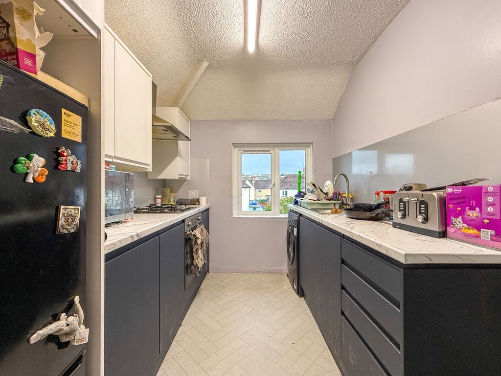 Property photo 2 of 13 4669233