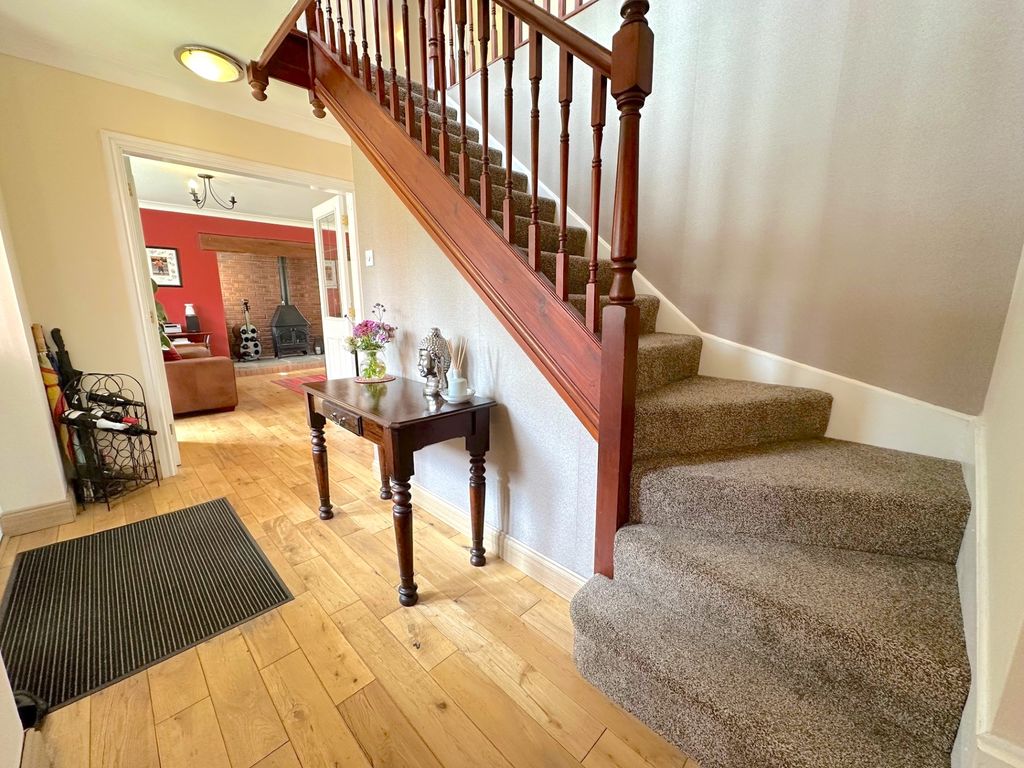 Property photo 2 of 30