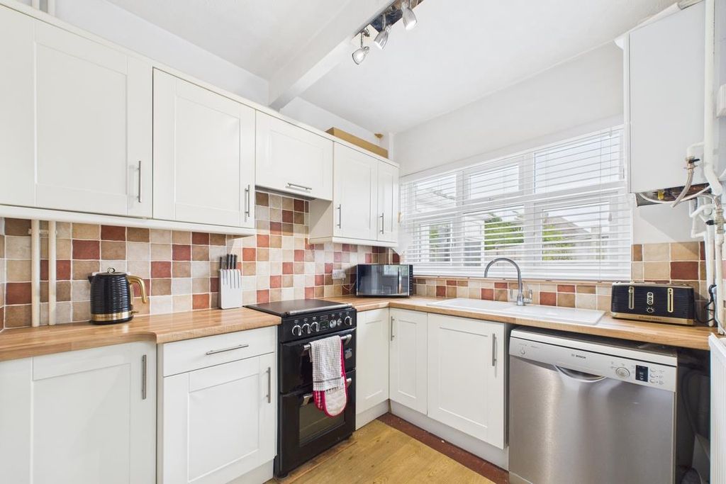 Property photo 3 of 13 Cam01894G0-Pr0182-Still017.Jpg