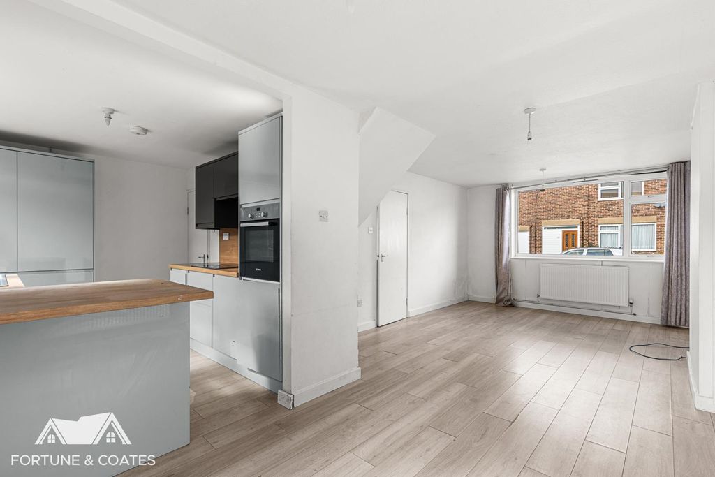 Property photo 2 of 15 Willowfield_1.Jpg