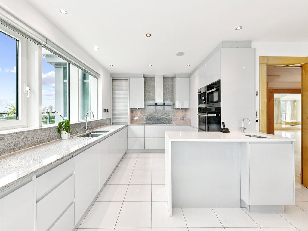 Property photo 2 of 35 Picture No. 05