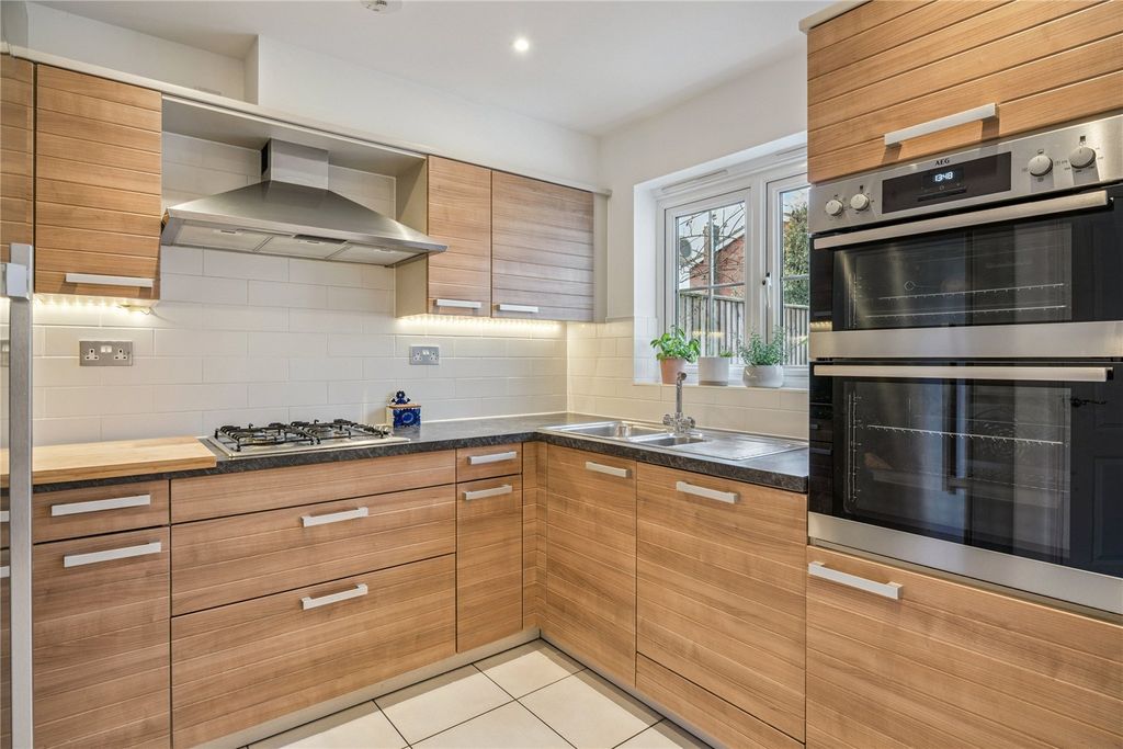 Property photo 3 of 17 Kitchen