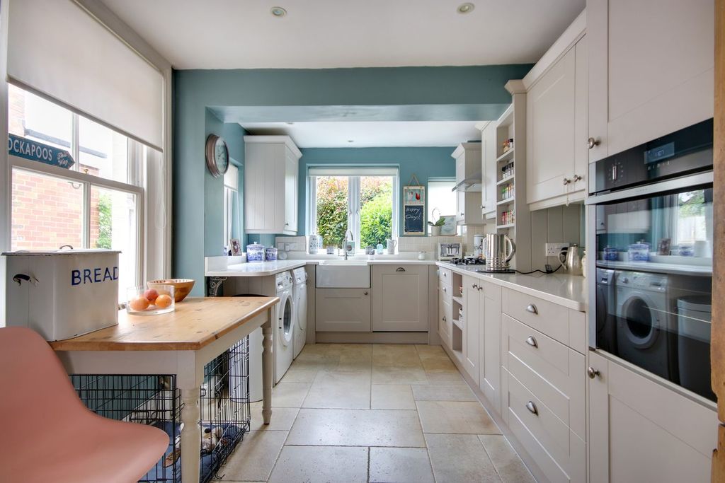 Property photo 3 of 11