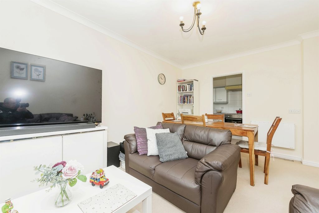 Property photo 2 of 12